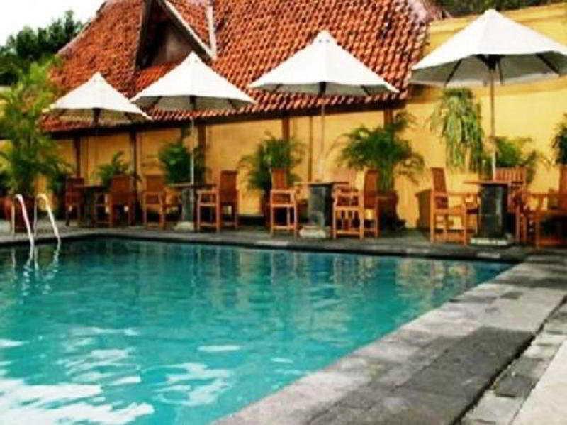 Hotel Mutiara Malioboro Yogyakarta يوغياكارتا المظهر الخارجي الصورة