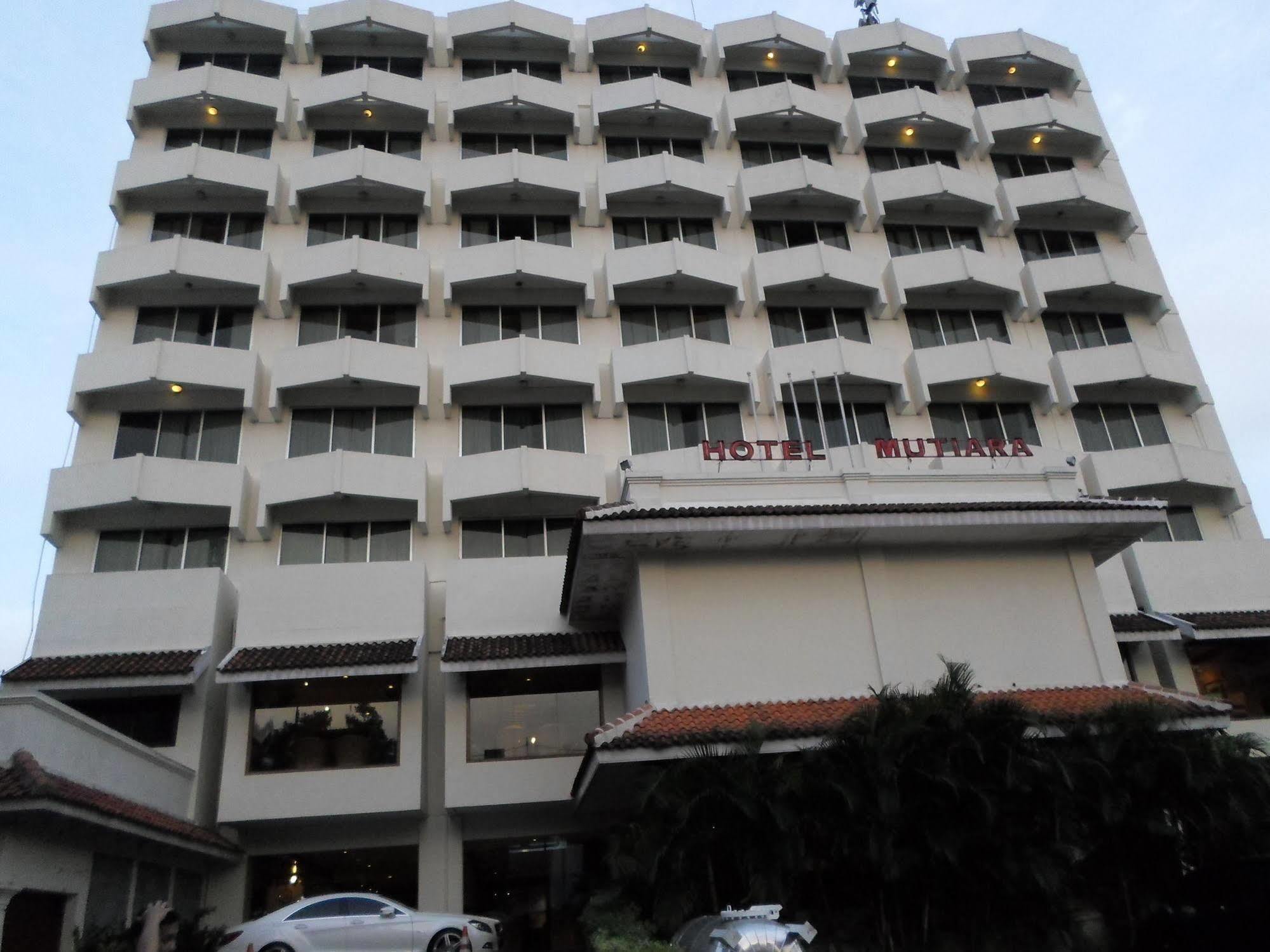 Hotel Mutiara Malioboro Yogyakarta يوغياكارتا المظهر الخارجي الصورة